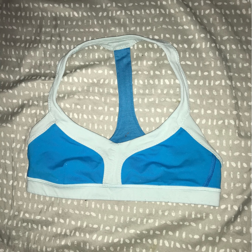 Lulu sports bra! Selling because I do not wear it anymore!